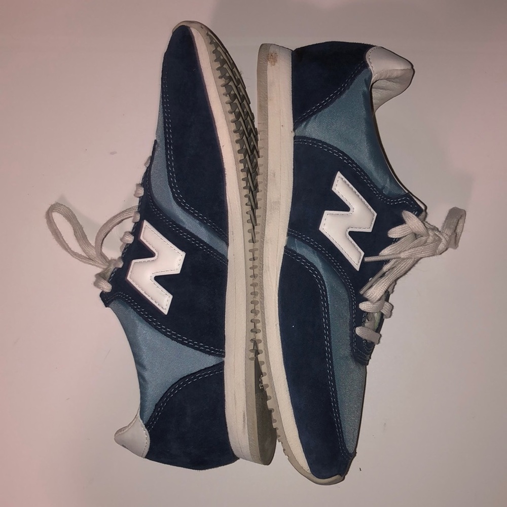 Women’s Blue New Balance comp 100